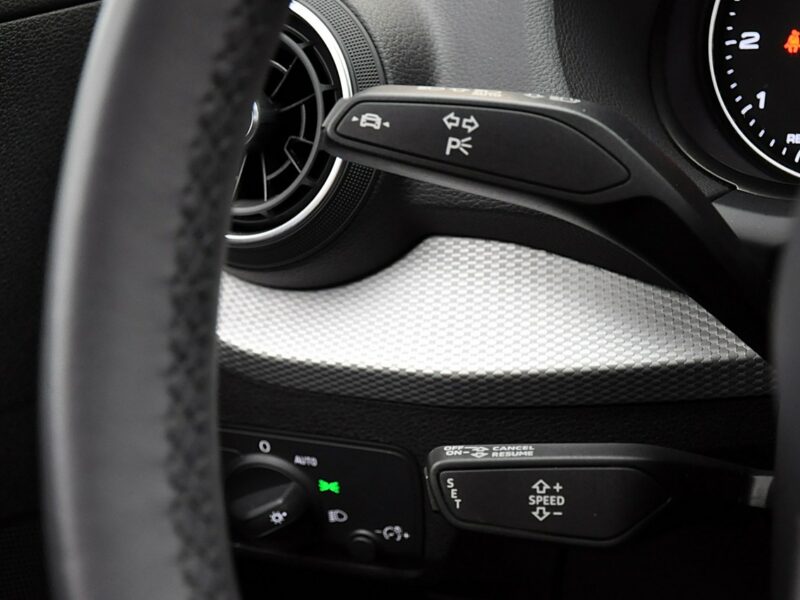 Audi Q2 35TFSI 150 KM Led Bluetooth Klimatronic AsystenciPreSense