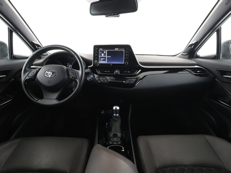 Toyota C-HR Lounge niski przebieg grzane fotele półskóra kamera ACC LED JBLpremium