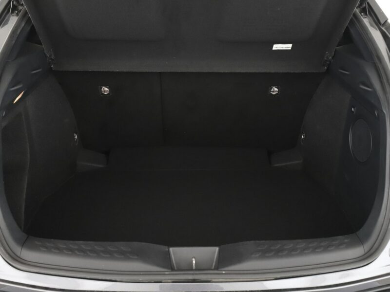Toyota C-HR Lounge niski przebieg grzane fotele półskóra kamera ACC LED JBLpremium