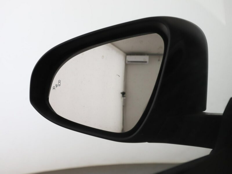 Toyota C-HR Lounge niski przebieg grzane fotele półskóra kamera ACC LED JBLpremium