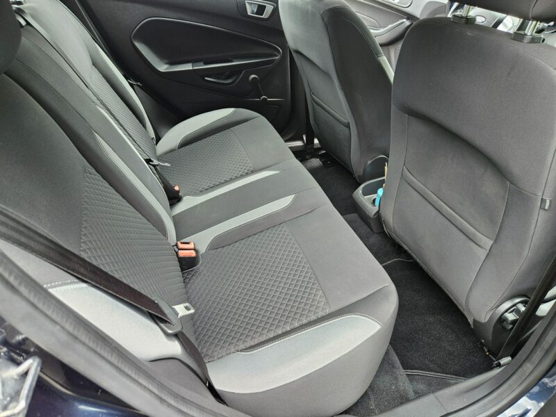 Ford Fiesta Podgrzewane fotele / Klimatyzacja / Czujniki parkowania Mk7 (2008-)