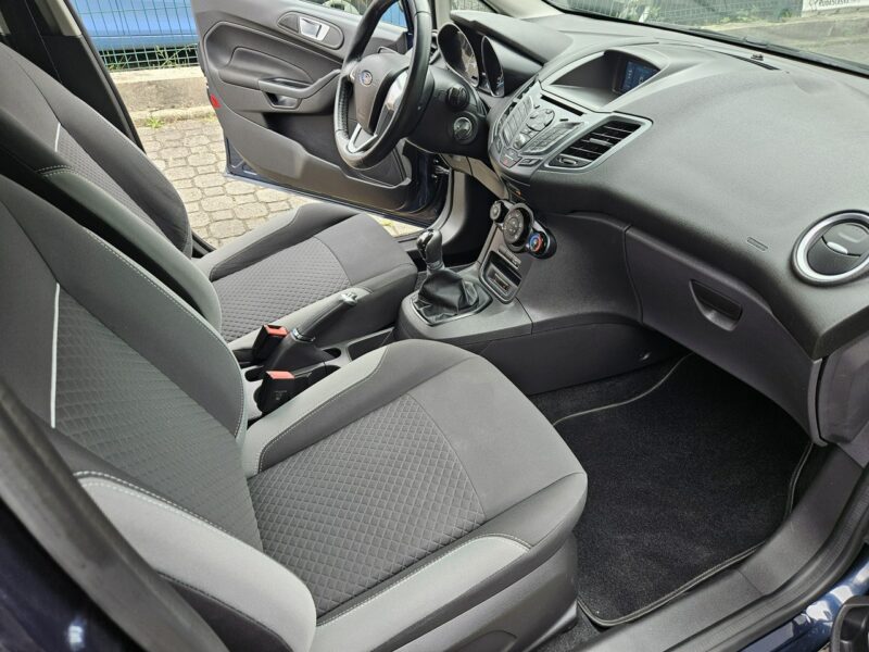 Ford Fiesta Podgrzewane fotele / Klimatyzacja / Czujniki parkowania Mk7 (2008-)