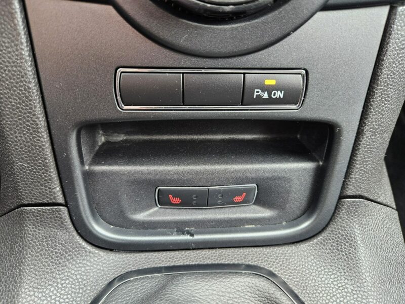 Ford Fiesta Podgrzewane fotele / Klimatyzacja / Czujniki parkowania Mk7 (2008-)