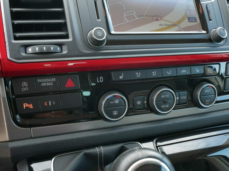 Volkswagen Multivan 2.0TDI 204KM [Eu6] Comfort -7 osób -7 Foteli -Gen Six -LED -El. foteli