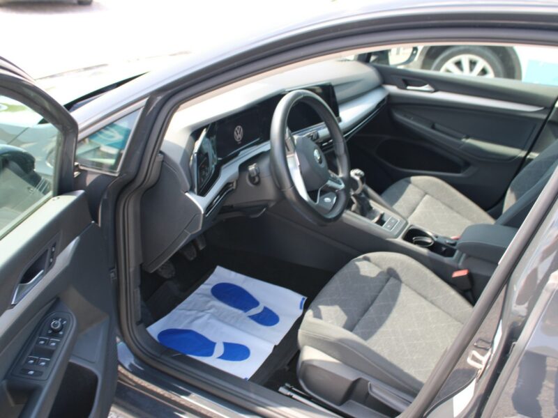 Volkswagen Golf LIFE Asystent Salon Polska Gwarancja VIII (2020-)