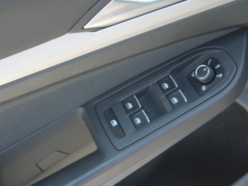 Volkswagen Golf LIFE Asystent Salon Polska Gwarancja VIII (2020-)