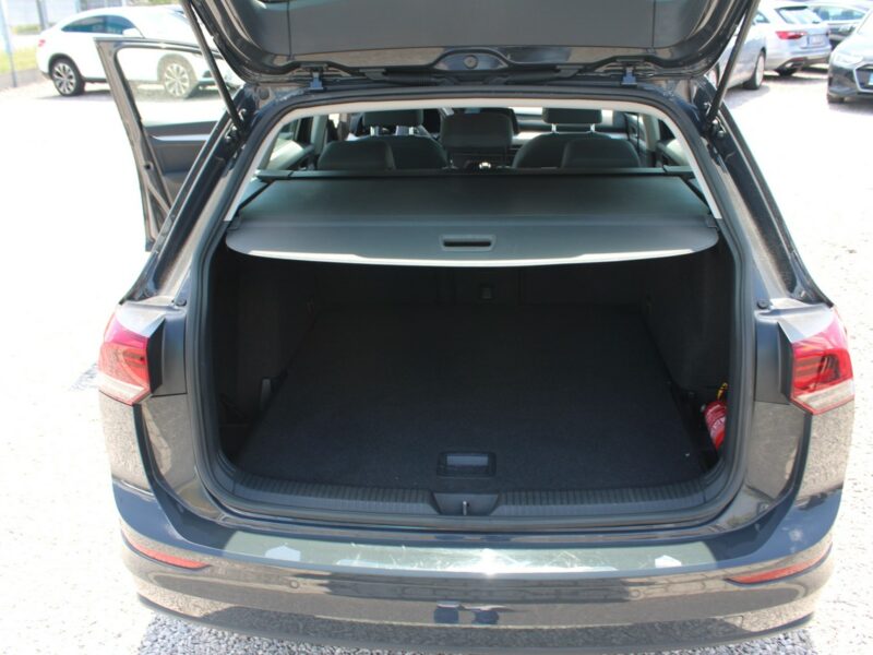 Volkswagen Golf LIFE Asystent Salon Polska Gwarancja VIII (2020-)