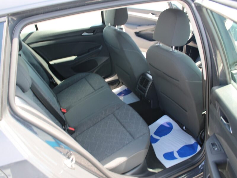 Volkswagen Golf LIFE Asystent Salon Polska Gwarancja VIII (2020-)