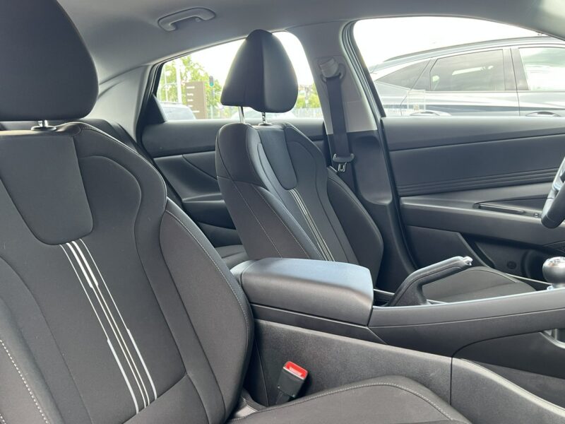 Hyundai Elantra 1.6MPI 123KM CVT Smart + Design Salon PL Gwarancja 2029 FV23% VII (2021-)