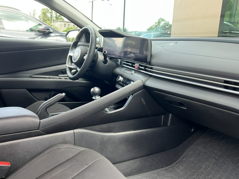 Hyundai Elantra 1.6MPI 123KM CVT Smart + Design Salon PL Gwarancja 2029 FV23% VII (2021-)