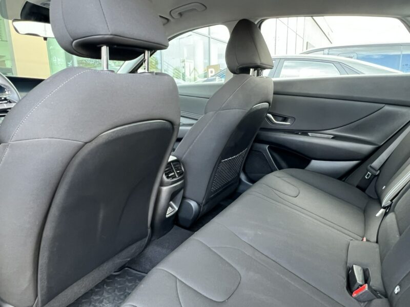 Hyundai Elantra 1.6MPI 123KM CVT Smart + Design Salon PL Gwarancja 2029 FV23% VII (2021-)