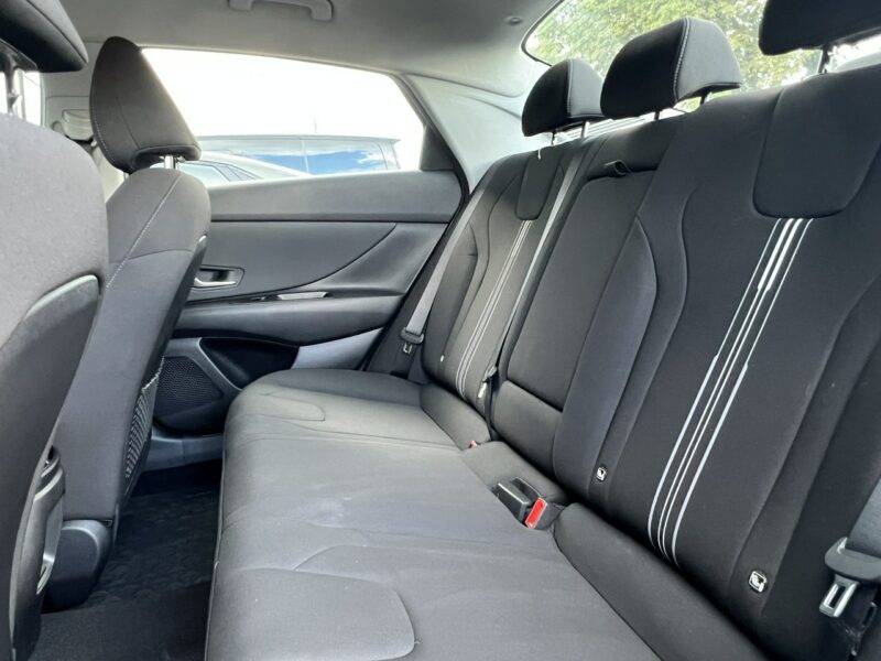Hyundai Elantra 1.6MPI 123KM CVT Smart + Design Salon PL Gwarancja 2029 FV23% VII (2021-)