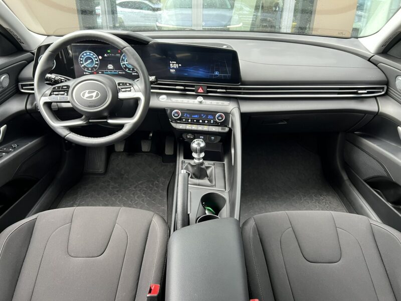 Hyundai Elantra 1.6MPI 123KM CVT Smart + Design Salon PL Gwarancja 2029 FV23% VII (2021-)