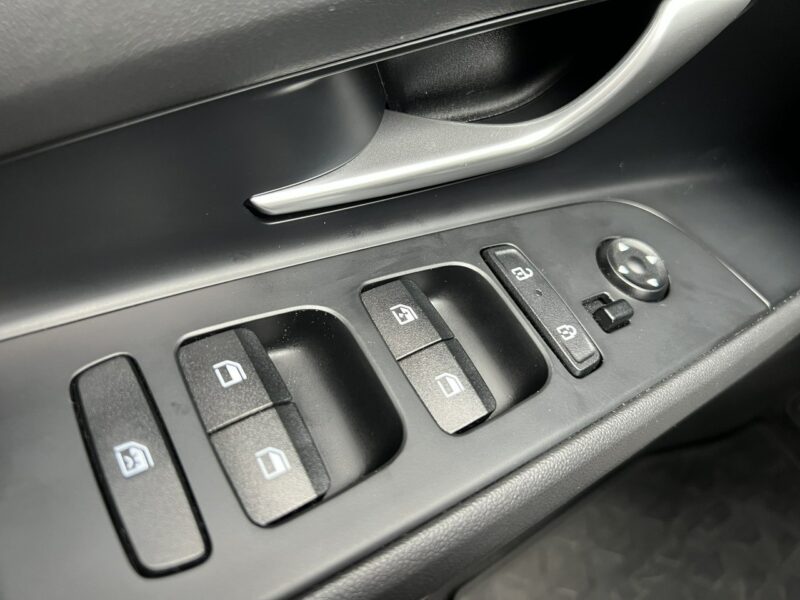 Hyundai Elantra 1.6MPI 123KM CVT Smart + Design Salon PL Gwarancja 2029 FV23% VII (2021-)
