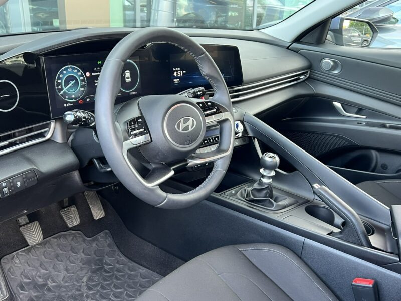 Hyundai Elantra 1.6MPI 123KM CVT Smart + Design Salon PL Gwarancja 2029 FV23% VII (2021-)