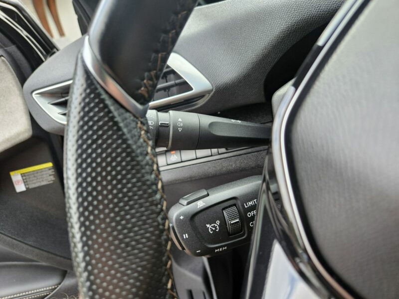 Peugeot 5008 1.2 PureTech GT 130 KM Panorama / I-właściciel / Serwisowany II (2017-)