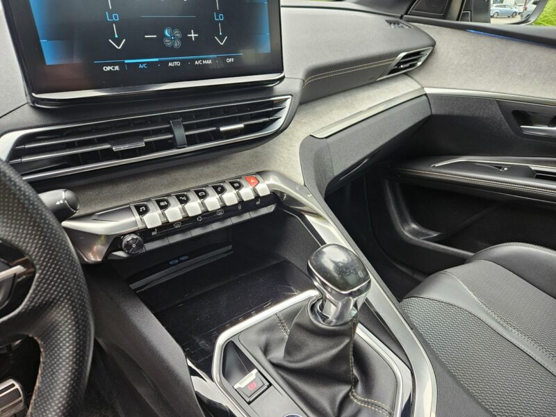 Peugeot 5008 1.2 PureTech GT 130 KM Panorama / I-właściciel / Serwisowany II (2017-)