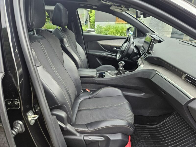 Peugeot 5008 1.2 PureTech GT 130 KM Panorama / I-właściciel / Serwisowany II (2017-)