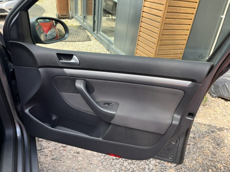 Volkswagen Golf 1.4 Climatronic Grzane Fotele ABS EL szyby Bez Rdzy Stan BDB Bezwypad V (2003-2008)