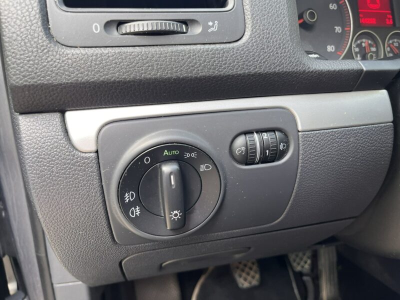 Volkswagen Golf 1.4 Climatronic Grzane Fotele ABS EL szyby Bez Rdzy Stan BDB Bezwypad V (2003-2008)