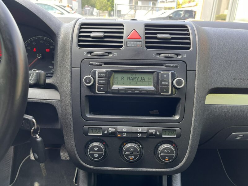 Volkswagen Golf 1.4 Climatronic Grzane Fotele ABS EL szyby Bez Rdzy Stan BDB Bezwypad V (2003-2008)