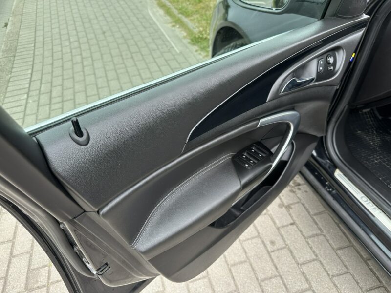 Opel Insignia Moc 170, nawigacja, czujniki przód i tył, bluetooth, światła dzienne A (2008-2017)