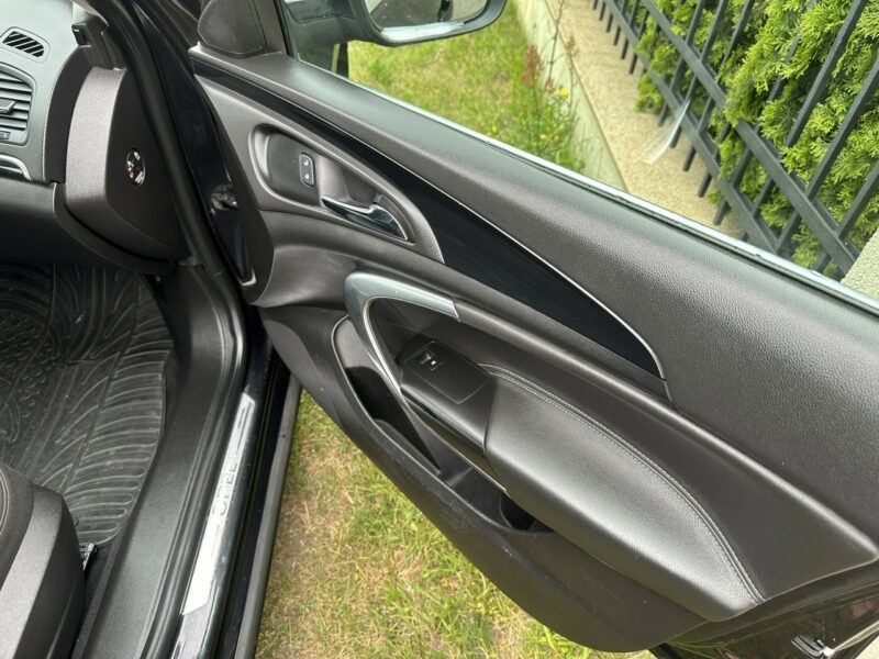 Opel Insignia Moc 170, nawigacja, czujniki przód i tył, bluetooth, światła dzienne A (2008-2017)