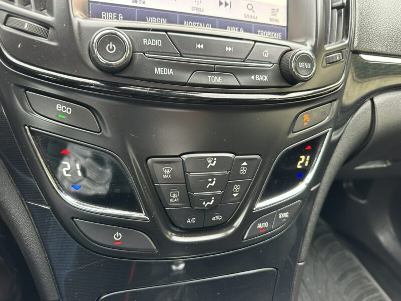 Opel Insignia Moc 170, nawigacja, czujniki przód i tył, bluetooth, światła dzienne A (2008-2017)