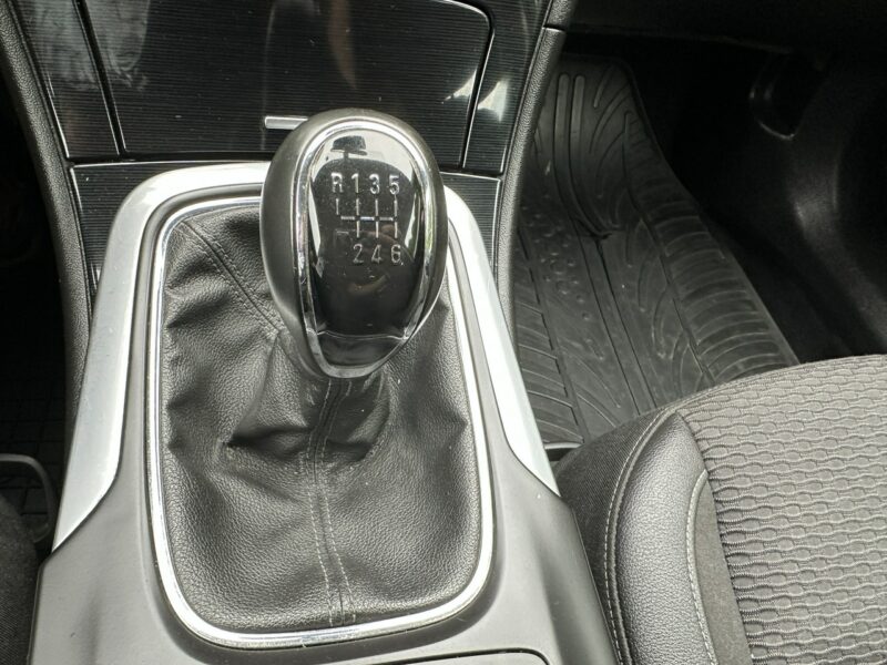 Opel Insignia Moc 170, nawigacja, czujniki przód i tył, bluetooth, światła dzienne A (2008-2017)