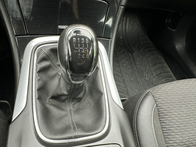 Opel Insignia Moc 170, nawigacja, czujniki przód i tył, bluetooth, światła dzienne A (2008-2017)
