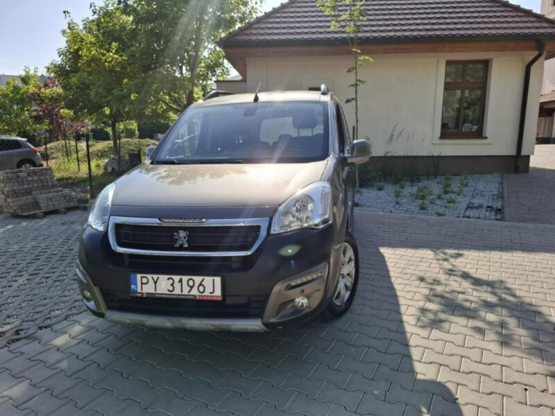Peugeot Partner Peugeot Partner Tepee 1.2 Outdoor - Benzyna - Ręczna - 110 hp - II (2008-)