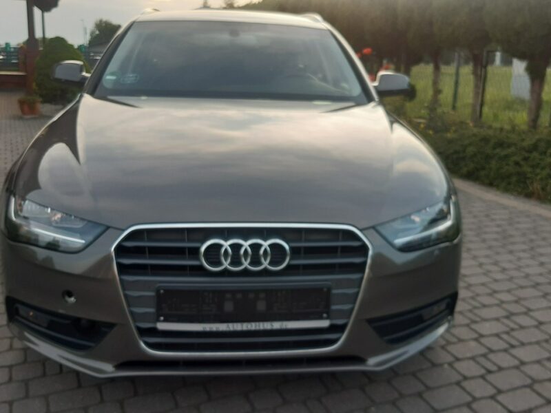 Audi A4 Audi A4 2.0 TFSI E85 Ambiente B8 (2007-2015)