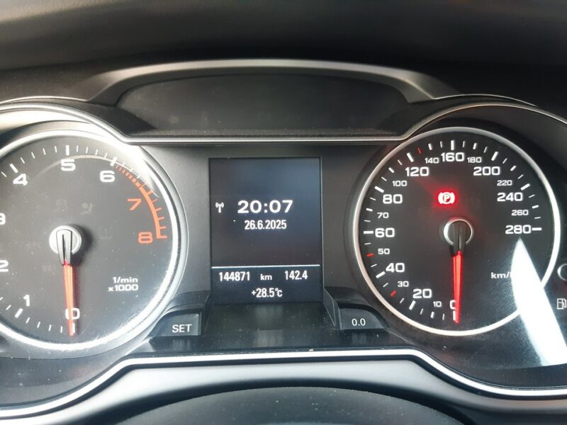 Audi A4 Audi A4 2.0 TFSI E85 Ambiente B8 (2007-2015)