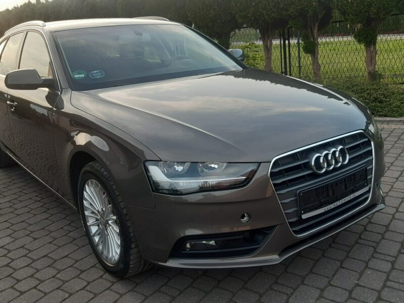Audi A4 Audi A4 2.0 TFSI E85 Ambiente B8 (2007-2015)