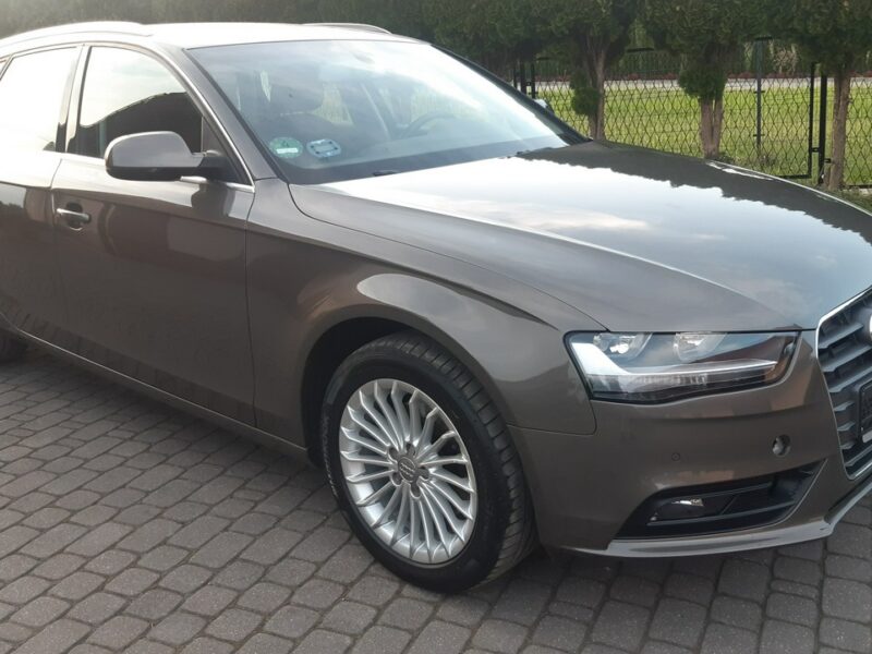 Audi A4 Audi A4 2.0 TFSI E85 Ambiente B8 (2007-2015)
