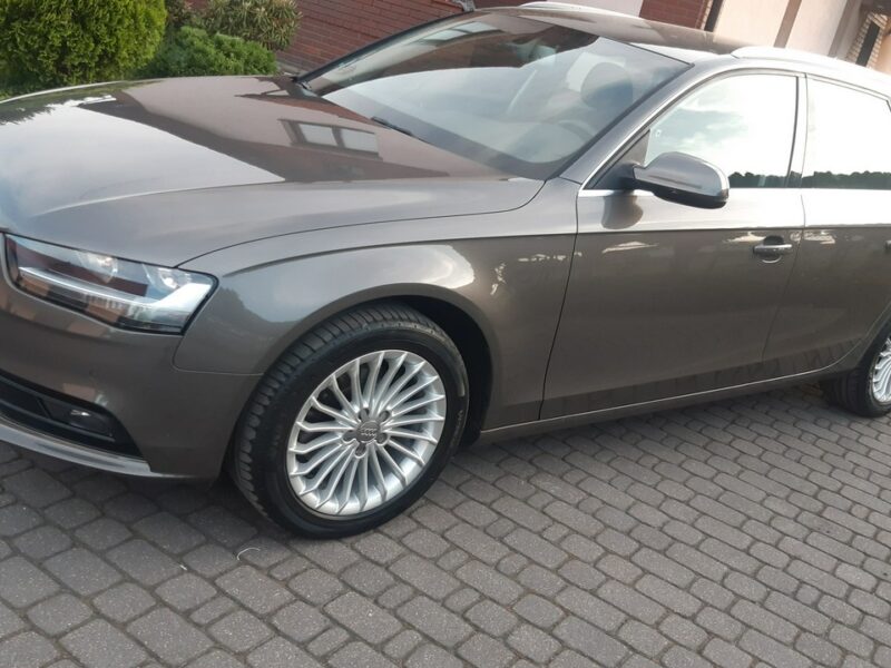 Audi A4 Audi A4 2.0 TFSI E85 Ambiente B8 (2007-2015)