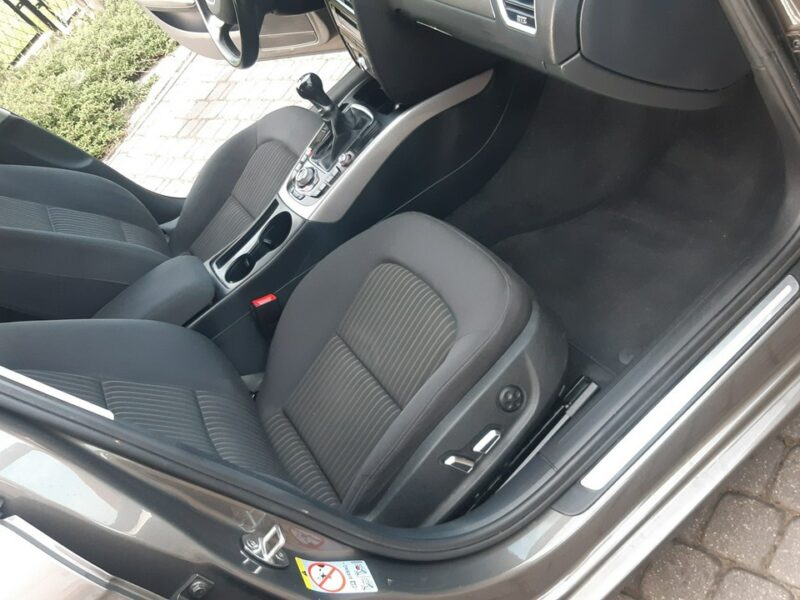 Audi A4 Audi A4 2.0 TFSI E85 Ambiente B8 (2007-2015)