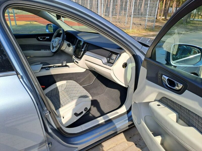 Volvo XC 60 B4 D AWD Mild Hybrid Polski Salon II (2017-)