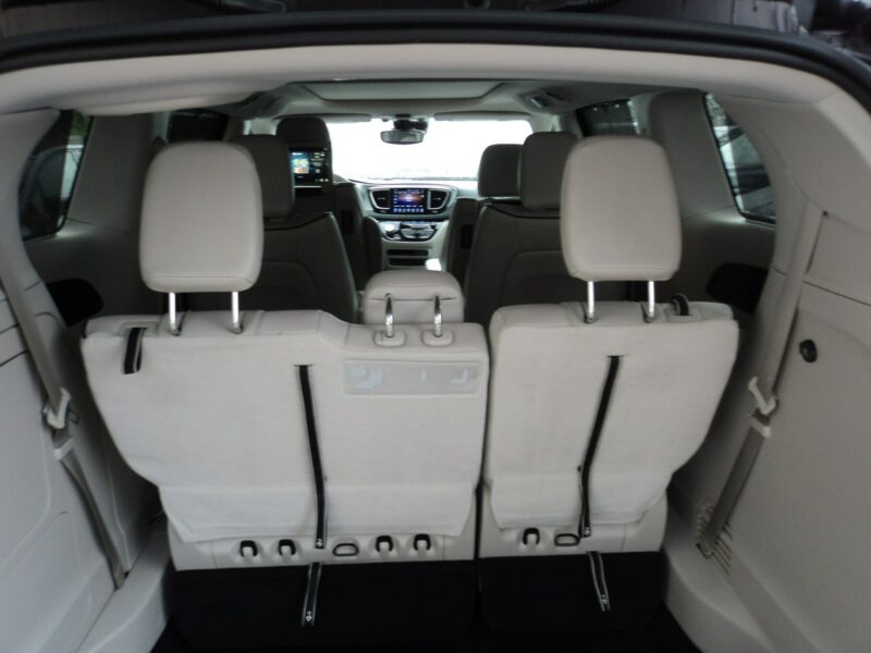 Chrysler Pacifica Sprzedam ładnego CHRYSLERA PACIFICE 3.6 HYBRYDA