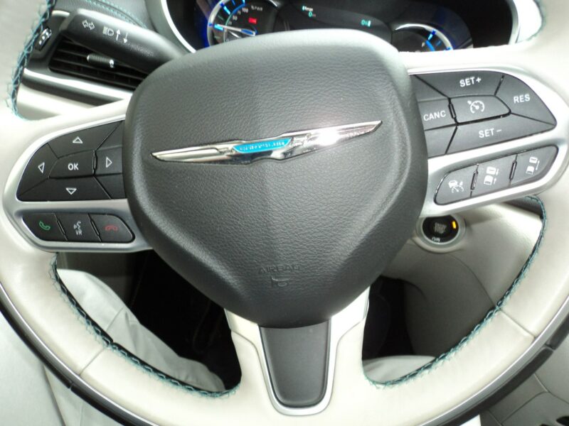 Chrysler Pacifica Sprzedam ładnego CHRYSLERA PACIFICE 3.6 HYBRYDA