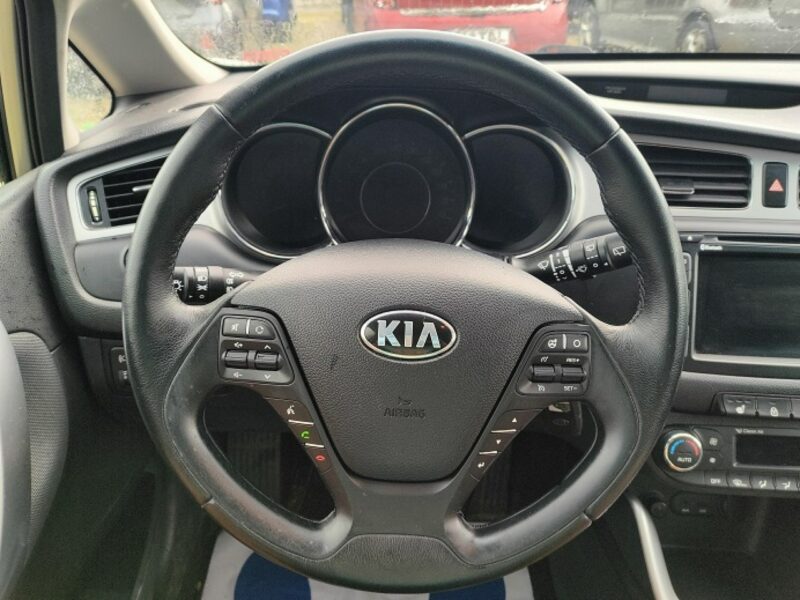 Kia Cee'd Kamera* Navi* 1,6* Super stan II (2012-)