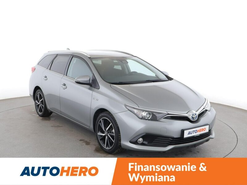 Toyota Auris hybryda PDC-kamera klima-auto Bluetooth tempomat II (2012-)