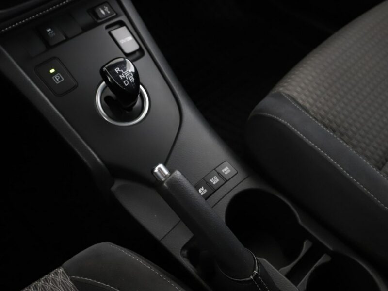 Toyota Auris hybryda PDC-kamera klima-auto Bluetooth tempomat II (2012-)
