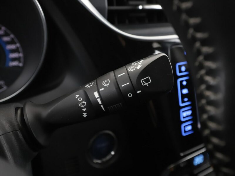 Toyota Auris hybryda PDC-kamera klima-auto Bluetooth tempomat II (2012-)