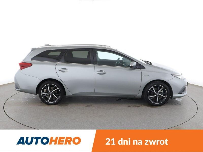 Toyota Auris hybryda PDC-kamera klima-auto Bluetooth tempomat II (2012-)