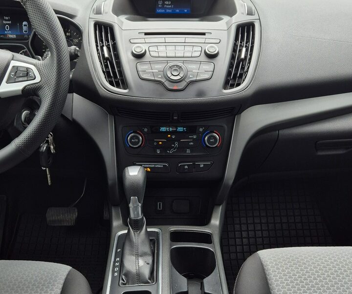 Ford Escape II (2008-)