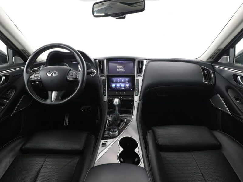 Infiniti Q50 4x4 aut. HEV skóra navi el. sterowane i grzane fotele kamera i czujnik