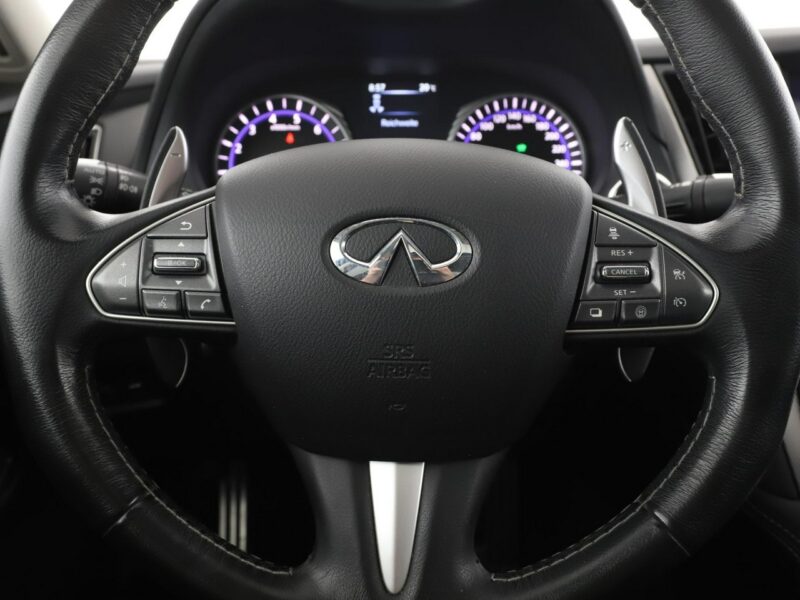 Infiniti Q50 4x4 aut. HEV skóra navi el. sterowane i grzane fotele kamera i czujnik