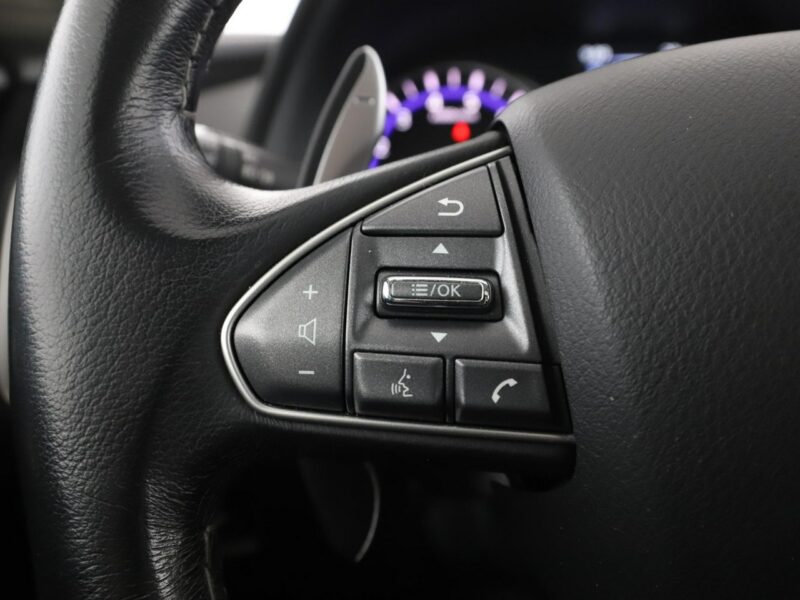 Infiniti Q50 4x4 aut. HEV skóra navi el. sterowane i grzane fotele kamera i czujnik