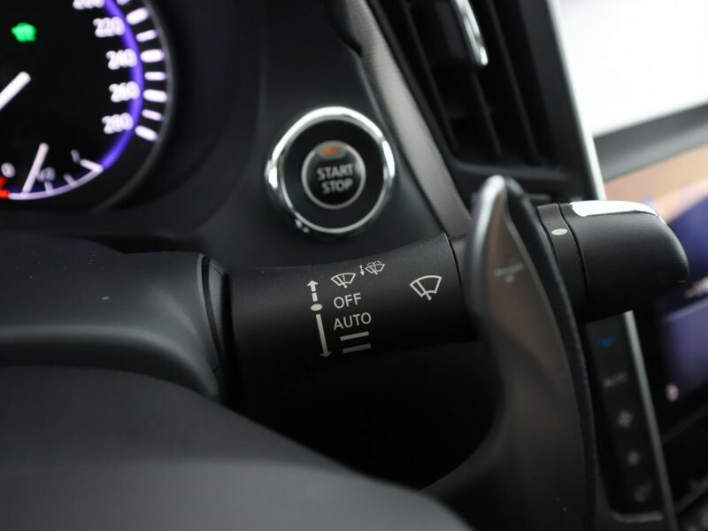 Infiniti Q50 4x4 aut. HEV skóra navi el. sterowane i grzane fotele kamera i czujnik